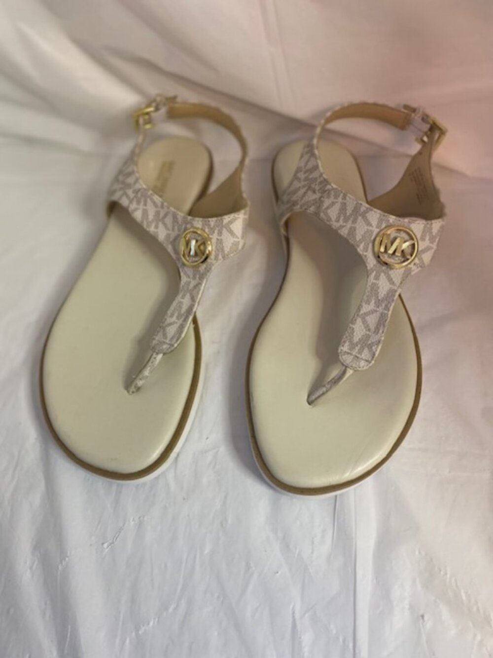 Michael Kors Val Signature Logo Thong Sandal in VANILLA, Women's size 6.5